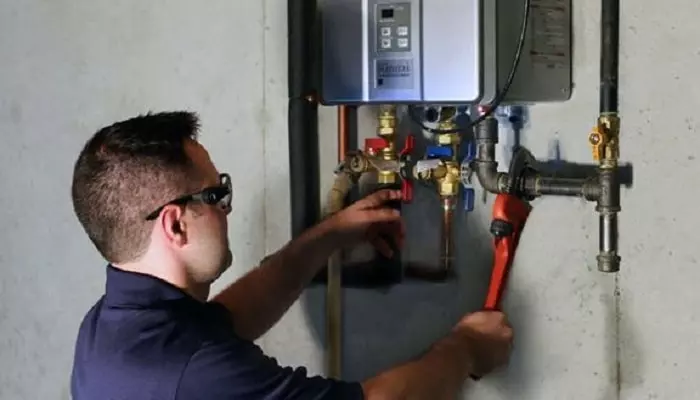 چرا پکیج دیواری آب را گرم نمیکند؟